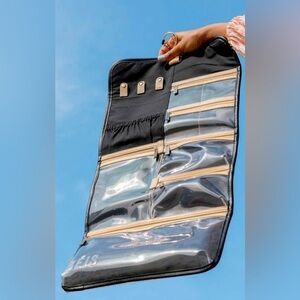 NWOT Beis hanging jewelry organizer